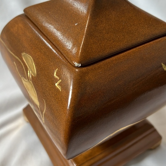 Vintage 1958 Ceramic Urn with Painted Gold Bonsai Trees - Picture 11 of 11